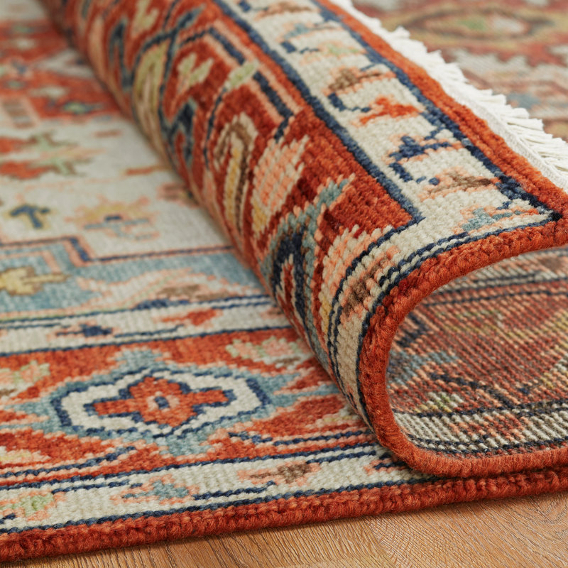 Serapi Heritage Hand-Knotted Wool Medallion Area Rug in Red, Ivory/Red, Rectangle 9' x 12'