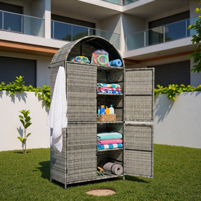 Grande armoire de rangement extérieure en osier avec tablettes réglables, tablette supérieure ouverte et pieds de support réglables en hauteur