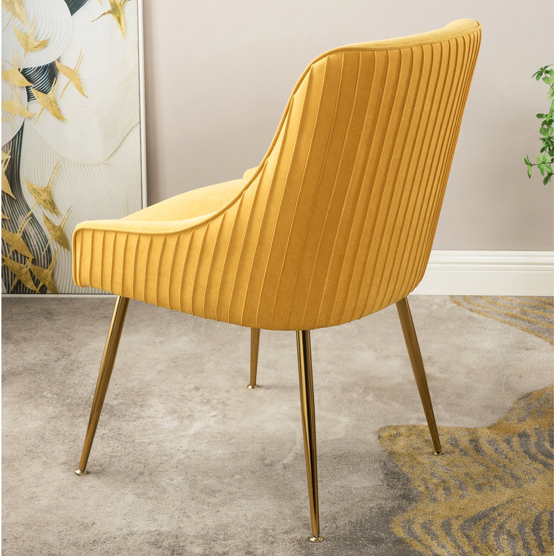 Adiqa Velvet Armchair, Velours jaune moutarde