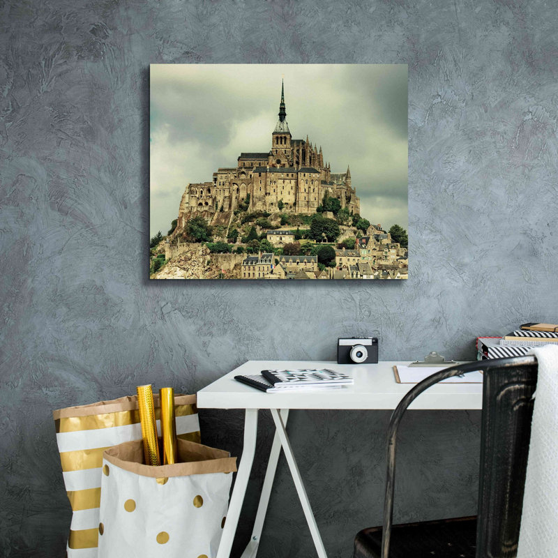 «Mont St. Michel» par Keri Bevan, estampe numérique sur toile, H 20 po x l 24 po x P 0,75 po