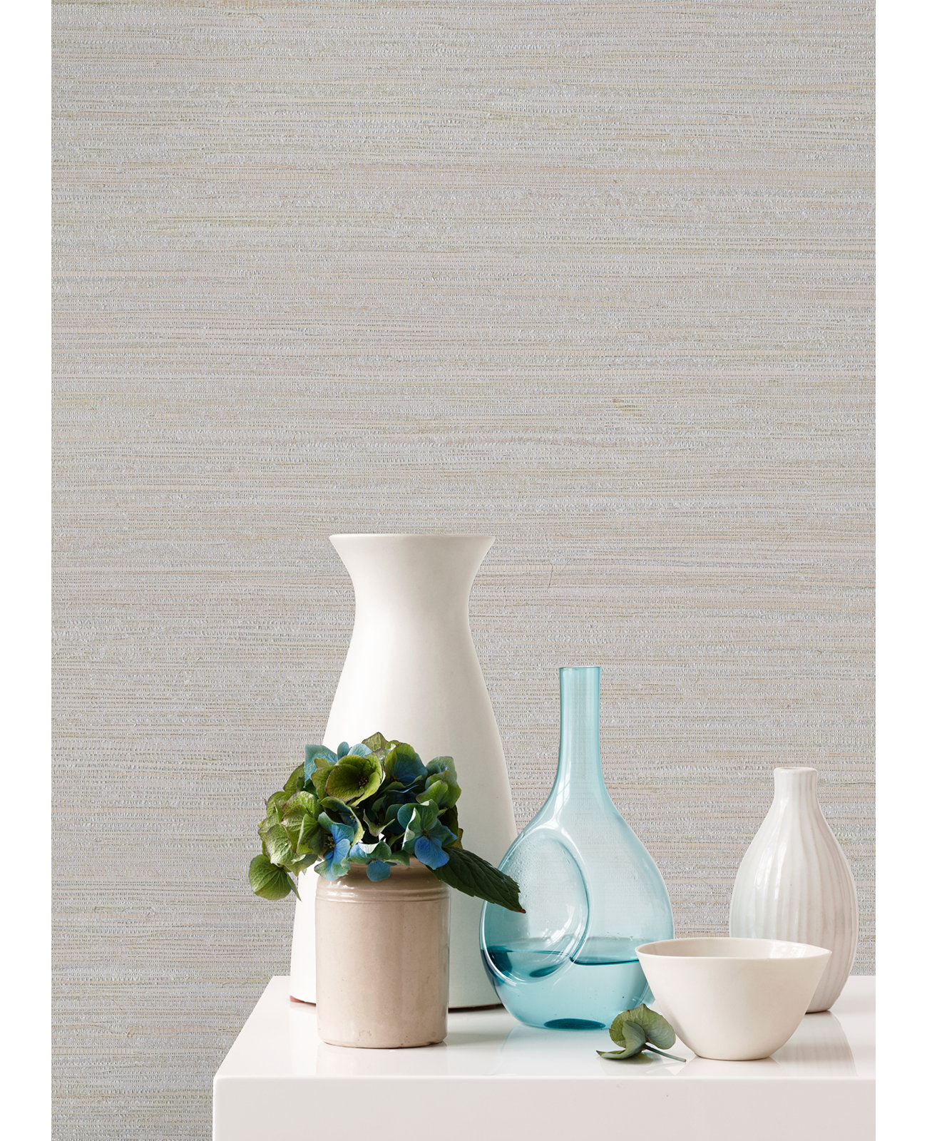 Hamza Modern Grass Cloth Abstract Wallpaper, 36" W x 24' L, Gray