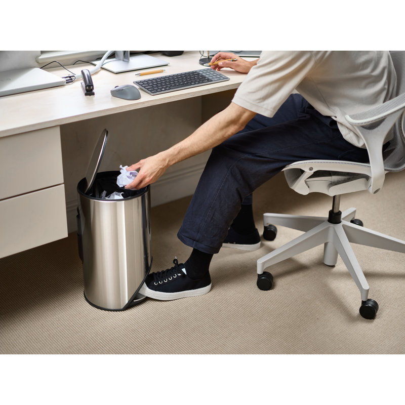Joseph Joseph Arc 30-liter Slimline Pedal Trash Can, 2.6, Stainless Steel