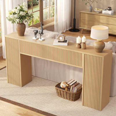 Console 63 pouces avec 2 armoires, tables d'entrée cannelées avec rangement, table de canapé derrière le canapé, table de vestibule moderne pour vestibule, couloir, salon, noyer