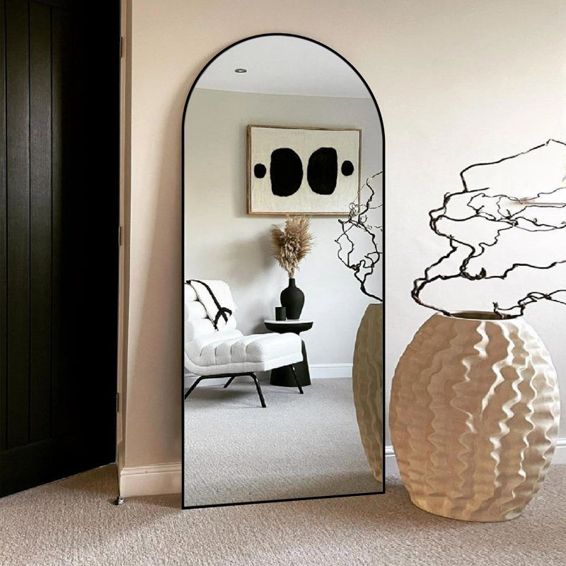 Grand miroir de sol moderne Malesha , H 65 po x l 22 po, Noir
