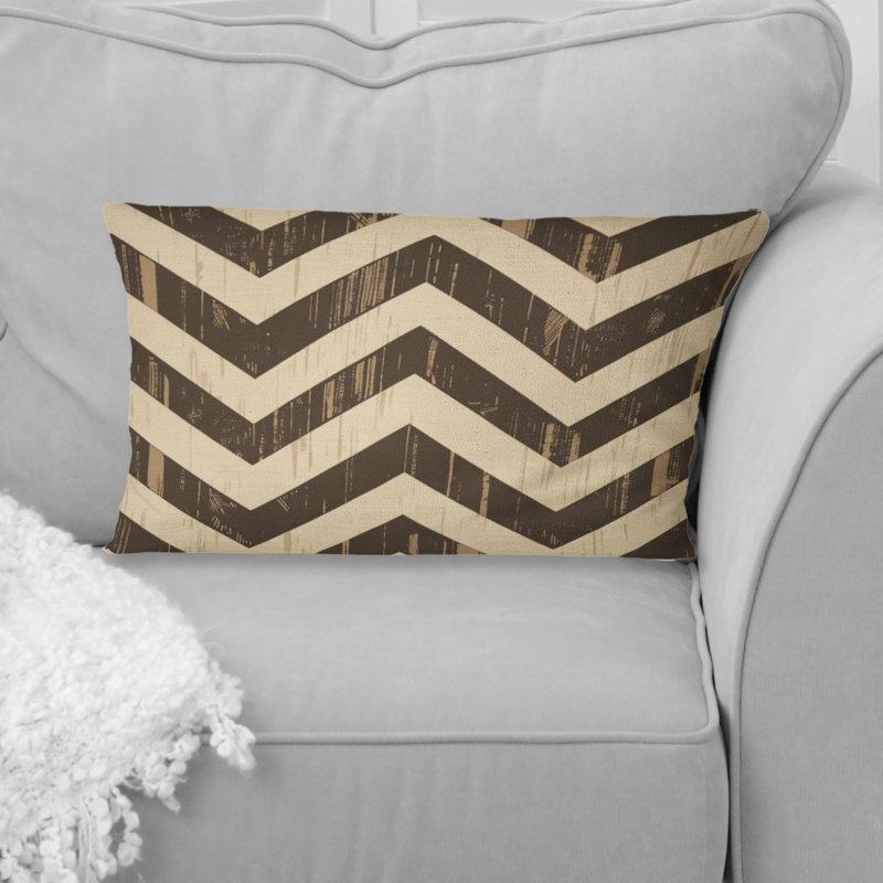 Coussin lombaire brun à motif de chevrons Glam Print I - Mid-Century