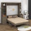 Grand lit escamotable avec bureau, tablettes et armoires ouvertes, lit escamotable pliable en bois avec poste de travail et tiroirs-121886218