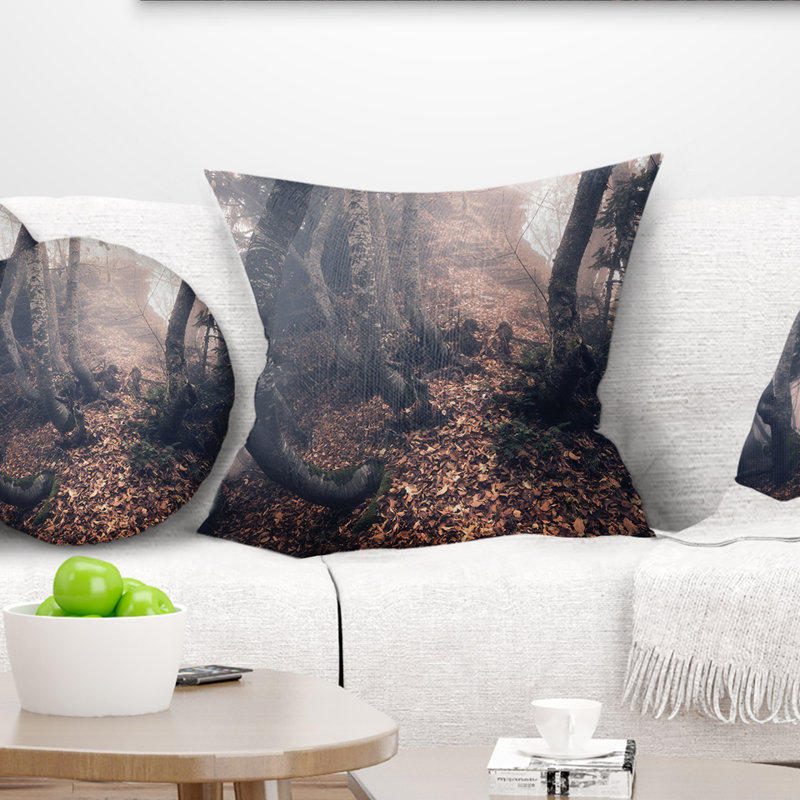 Coussin Schafer Landscape Autumn Foggy Forest, 16 po x 1 po, Coussin décoratif