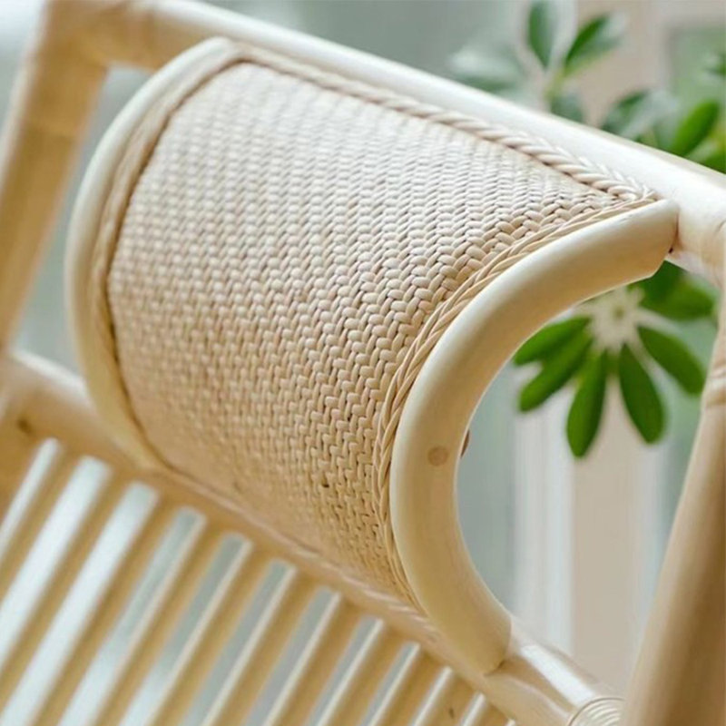 Chaise berçante en rotin naturel naturel