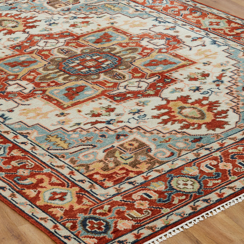 Serapi Heritage Hand-Knotted Wool Medallion Area Rug in Red, Ivory/Red, Rectangle 9' x 12'