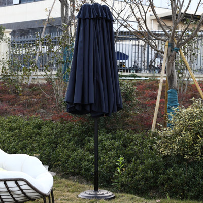 Parasol d'extérieur à double face 14,8 pi en bleu marine. 100%, nervures en acier. Housse pratique pour manivelle pour cour, piscine et jardin. Cadre, fonctionnement facile. Auvent 180G. Idéal