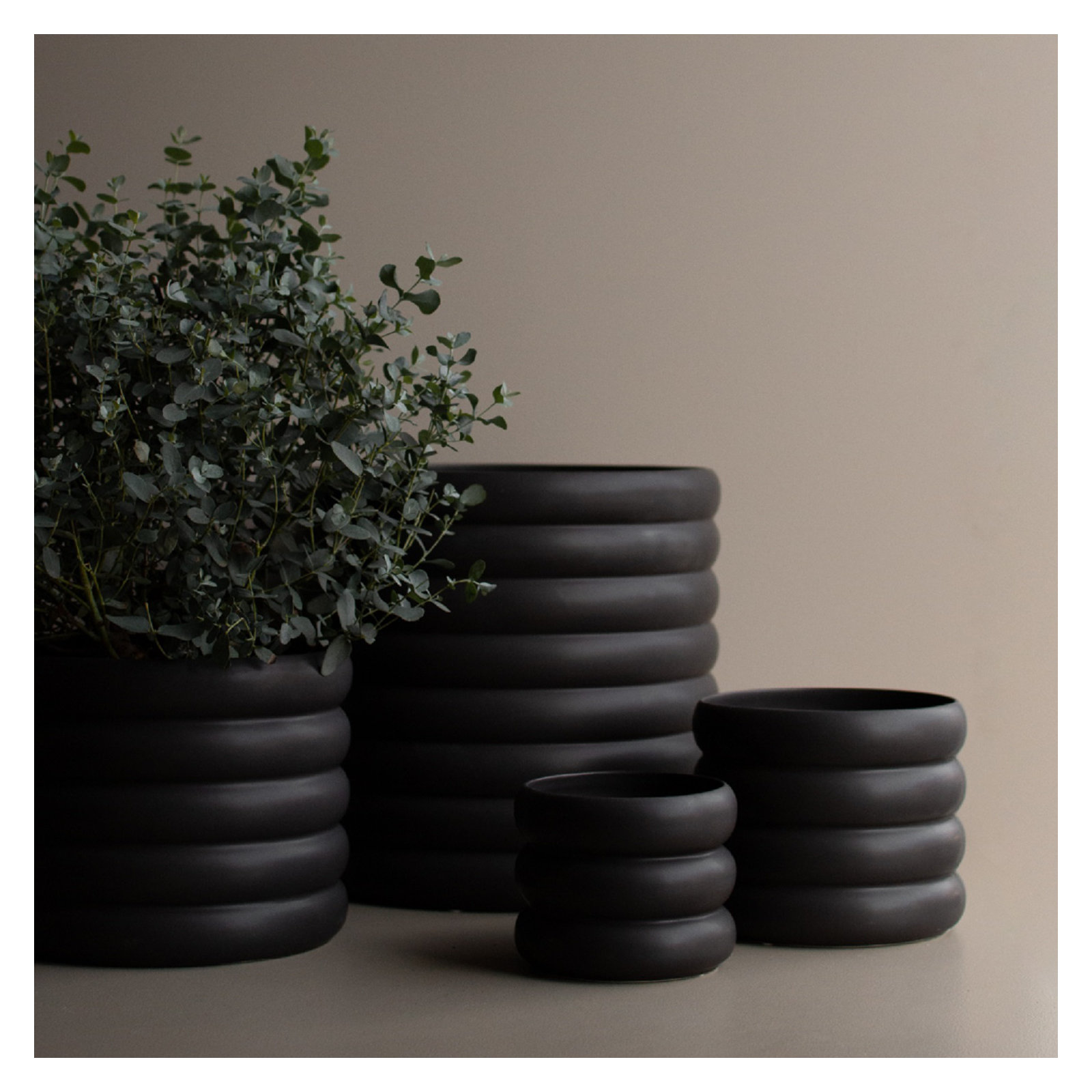 Ceramic Table Vase, 3.94" H x 3.94" W x 3.94" D