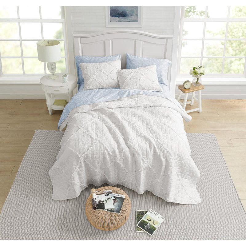 Laura Ashley Maisy White Reversible Modern & Contemporary Quilt Set, Full/Queen Quilt + 2 Standard Shams