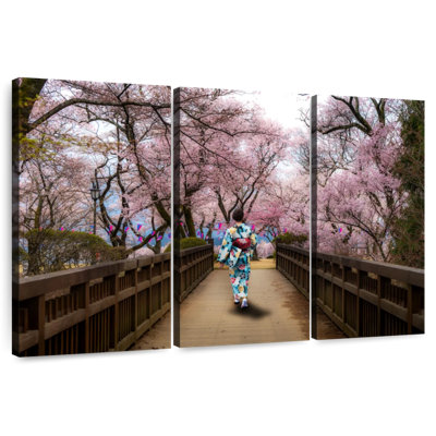 Promenade Leisha Sakura Park