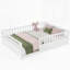 Lit de plancher avec tête de lit-961724679-961724676
