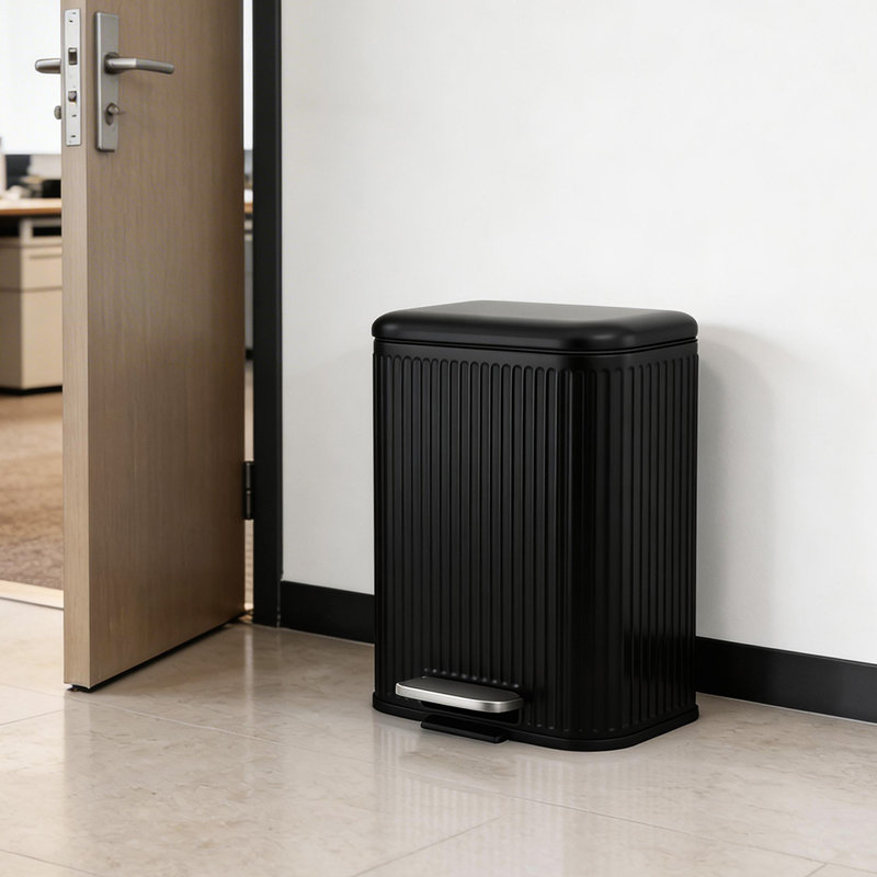 Poubelle de 5,2 gallons en acier inoxydable avec couvercle à fermeture en douceur, seau intérieur amovible et conception cannelée, poubelle peu encombrante pour la salle de bain, la cuisine et le bureau