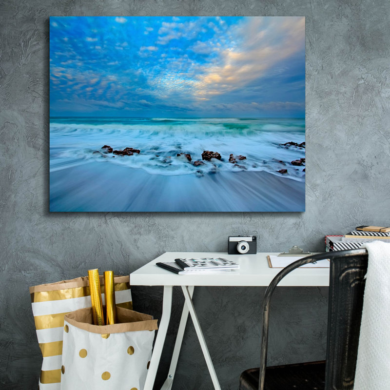 «Ocean Surf» par Patrick Zephyr, art mural sur toile, H 26 po x l 34 po x P 1,5 po