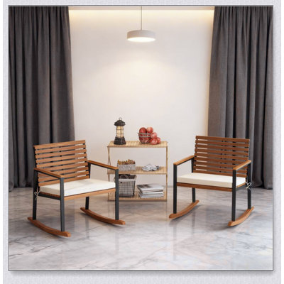 Ensemble de 2 chaises berçantes pour la pelouse avec accoudoirs et coussins confortables, parfaits pour la détente et le plein air.