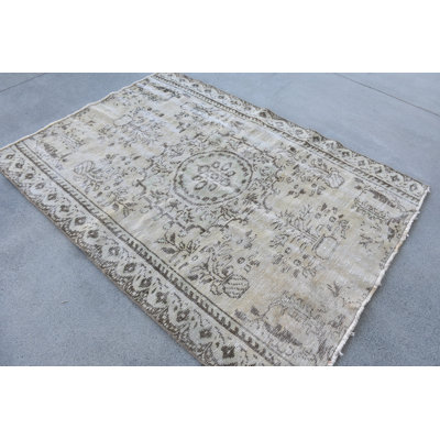 Tapis en laine beige 55,9 x 76,4 po, motif géométrique classique