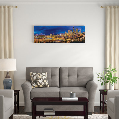 «Downtown Skyline At Night, Seattle, King County, Washington, États-Unis» par Chuck Haney - reproduction d'art numérique sur toile tendue avec châssis
