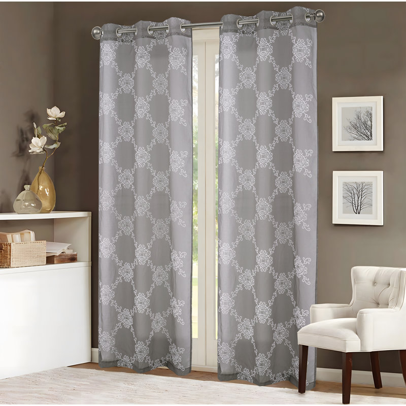 Paire de rideaux semi-transparents brodés Doveon, Gris, L 36 po x L 96 po