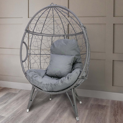 Mast Outdoor Lounge Chair