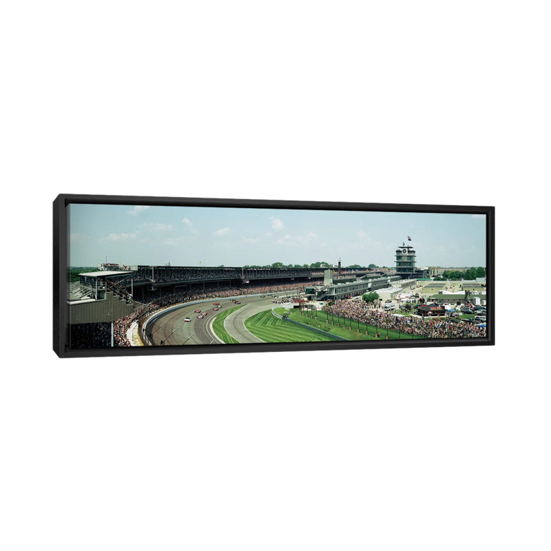 « course cars », reproduction de photo sur toile, H 24 po x l 72 po x P 1,5 po, Toile avec cadre noir