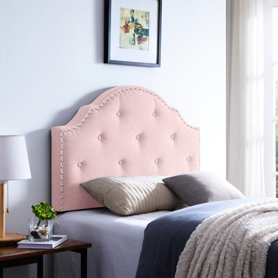 Tête de lit simple Blush avec coutures spectaculaires et garniture cloutée exceptionnelle