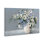 Fleurs élégantes sur toile bleue, design par Sally Swatland