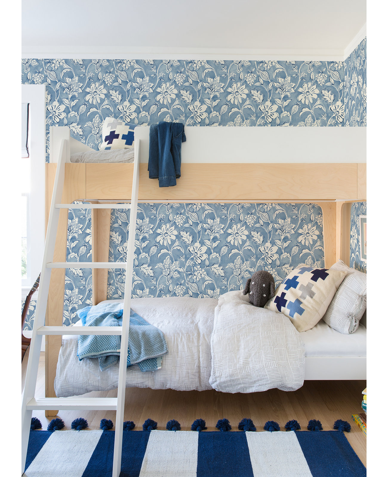 Chelsea Floral Wallpaper, Blue