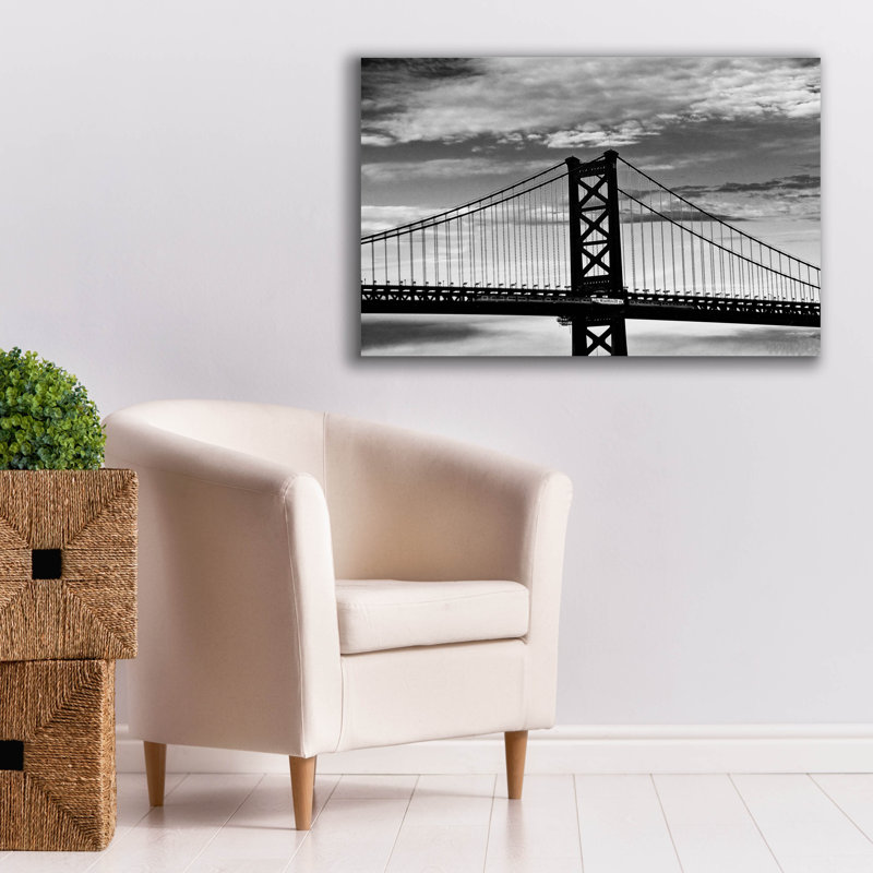 «Benjamin Franklin Bridge B & w» par Erin Clark, art mural sur toile, H 26 po x l 40 po x P 1,5 po