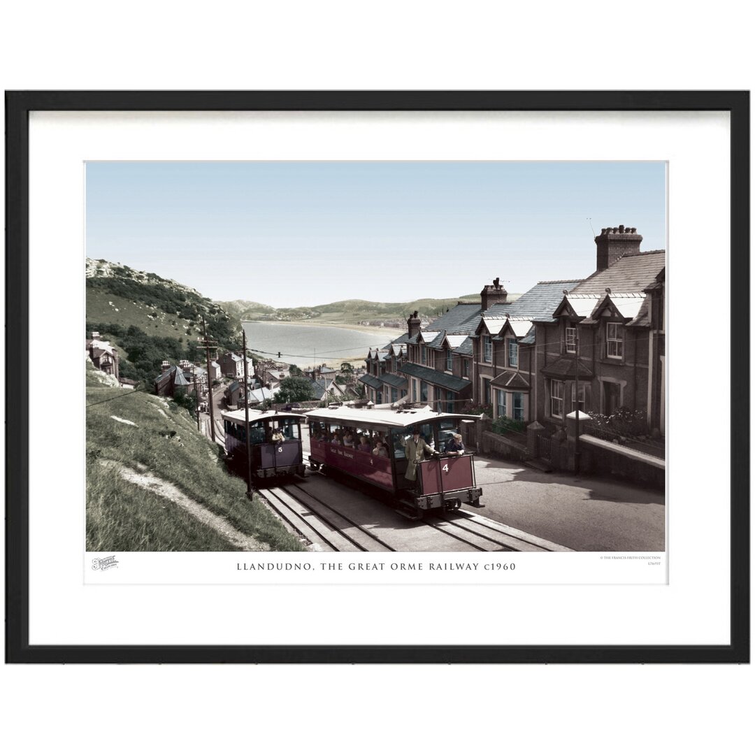 Gerahmtes Papierbild - Fotografie „Llandudno, the Great Orme Railway C1960”