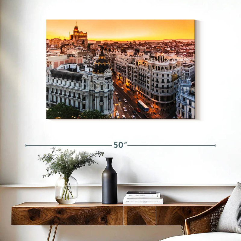 Nicci Gran Via, rue commerciale, H 26 po x l 39 po