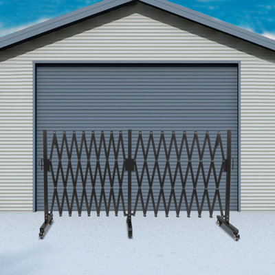 Portable Expandable Safety Barrier Gate With Wheels