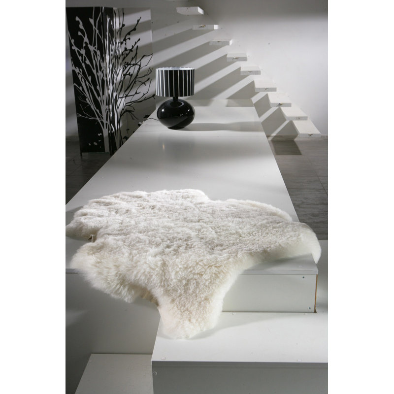 Dalaman Handmade Icelandic Sheepskin White Area Rug