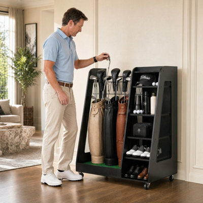 Organisateur de sac de golf moderne en bois, noir, idéal pour la maison et le bureau. Ce support de rangement de 35 x 18 x 40 pouces peut contenir 2 sacs de golf et 12 bâtons de golf, avec des roues et des crochets pour faciliter le déplacement et le rangement.