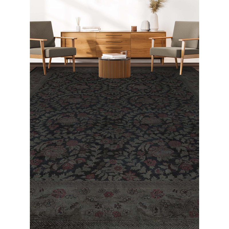 Wool Oriental Area Rug in Black/Green/Rust