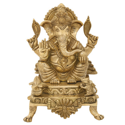 Figurine lord Ganesha assis sur un trône