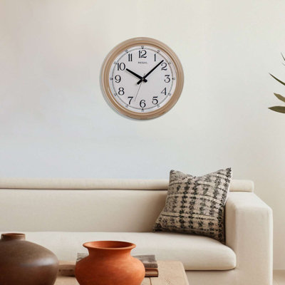 Horloge murale 15,7 po x 15,7 po Elegant Fawn 90% métal / 10% verre, mouvement de balayage silencieux | Parfait pour le salon, le bureau et la chambre à coucher, et pour une pièce élégante et fonctionnelle
