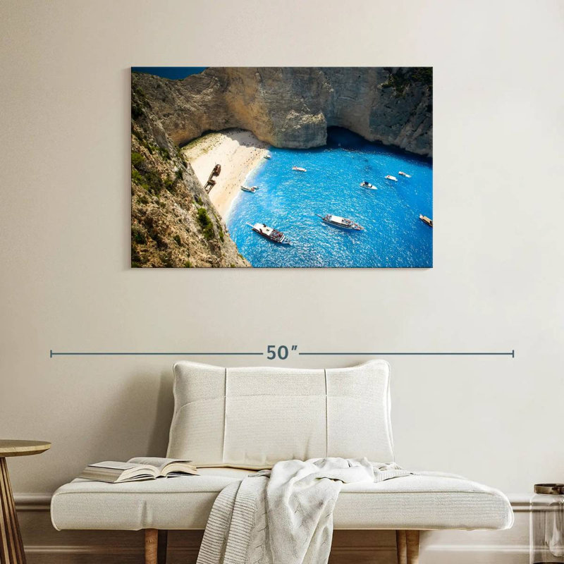 Vue aérienne du Navagio Aydelis, H 26 po x l 39 po