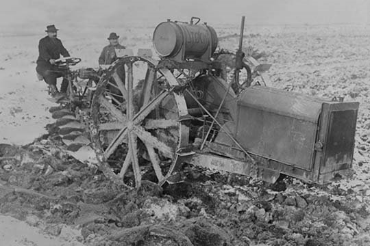 Grande digs de tracteur de style allemand pour pommes de terre sans earths-reproduction de photo
