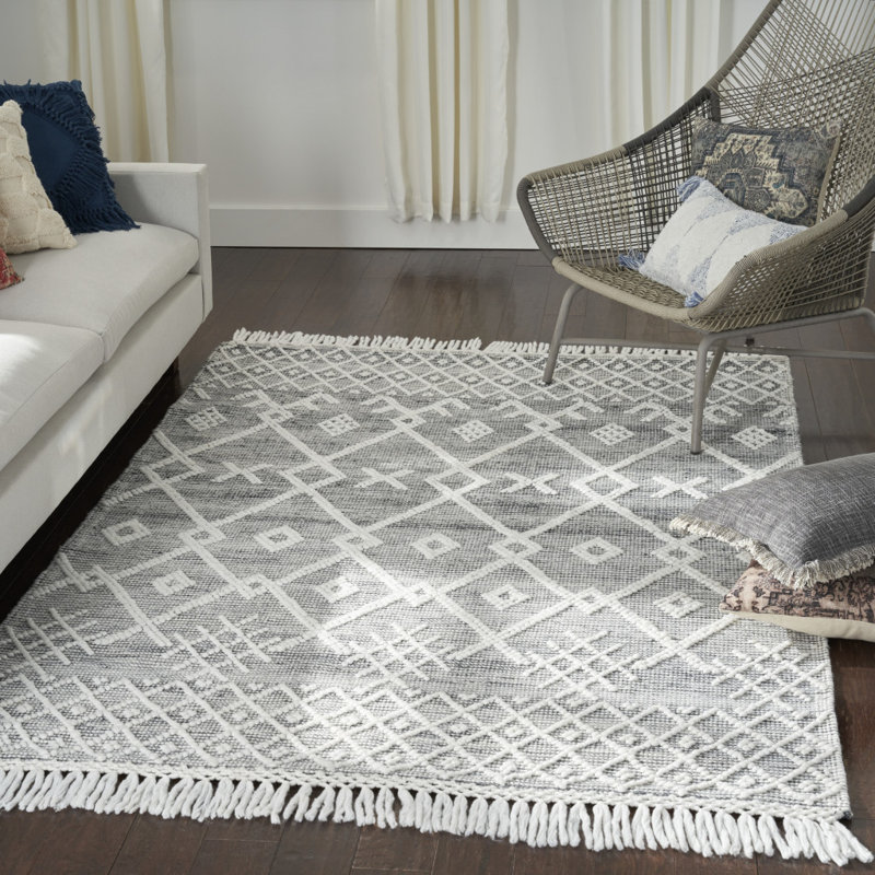 Tapis gris et ivoire tissé à la main 5 pi x 8 pi avec franges, Rectangle 5 pi 3 po x 7 pi 6 po