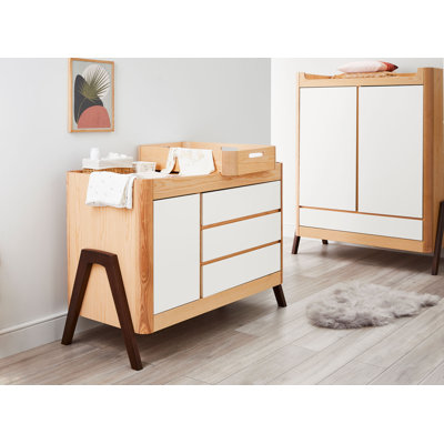 Hera Dresser