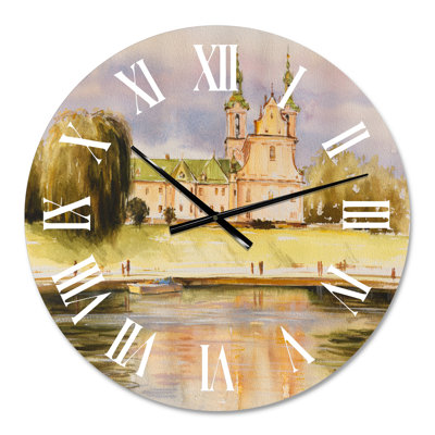 Horloge murale historique sur le rocher sur les rives de la rivière - Lake House