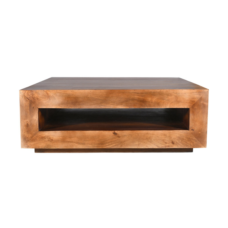 Grande table basse moderne en bois massif