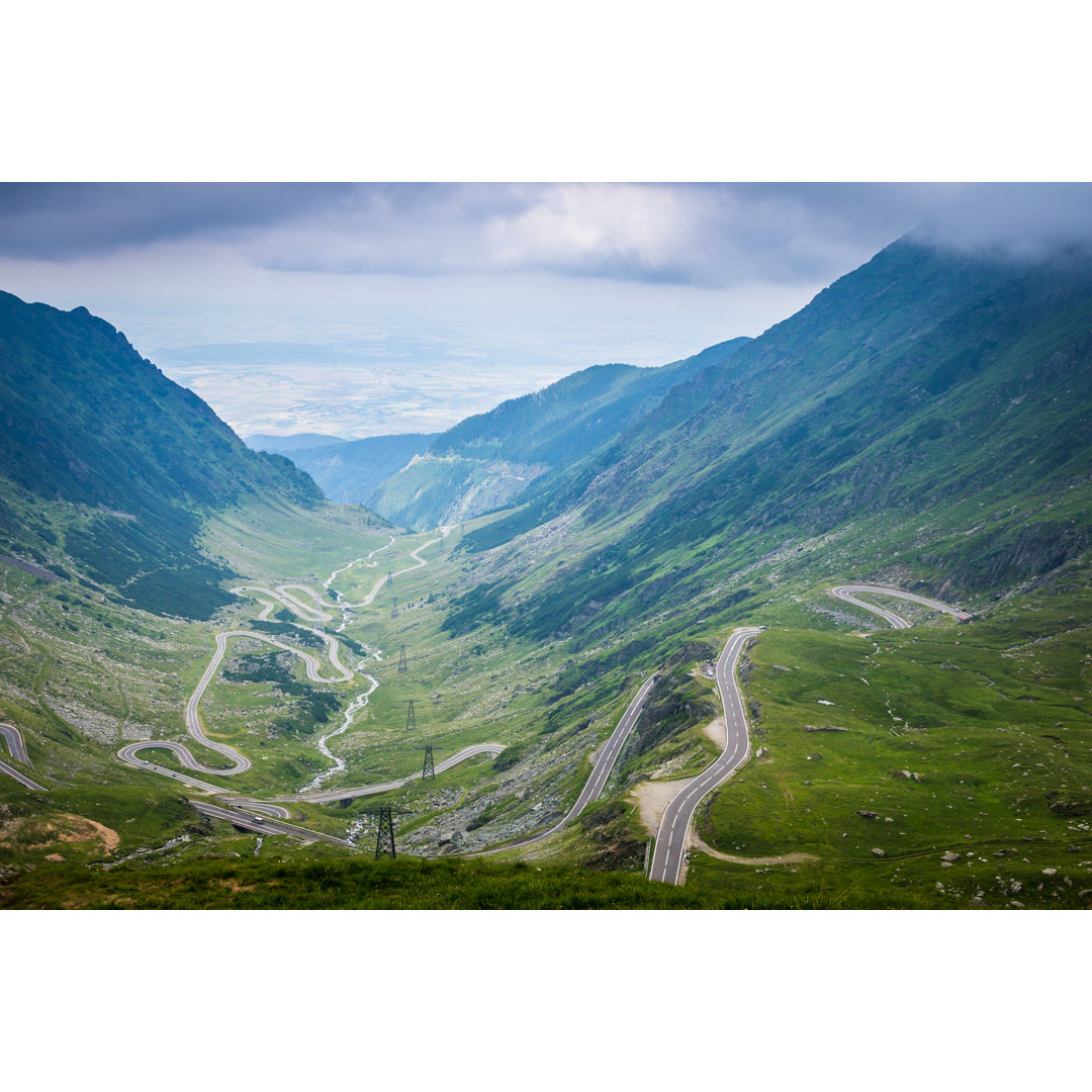 Transfagarasan Road In Transylvania von Coldsnowstorm