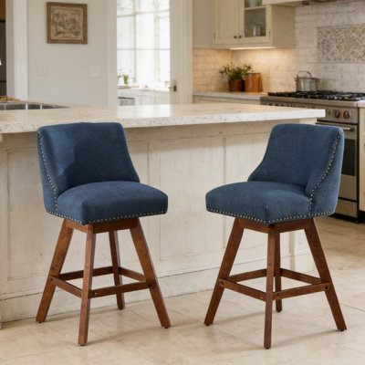 Tabouret de bar et de comptoir pivotant de 26,6 po avec garniture cloutée Logreira