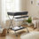 Table à langer pliante portative avec roues - Station de couches réglable en hauteur avec coussin imperméable et organisateur de rangement pour chambre de bébé
