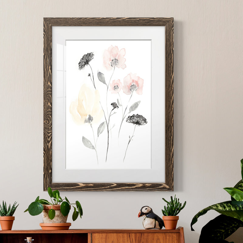 Blush & Black Wildflowers II encadré mat - prêt à accrocher, H 38 po x l 28 po x P 1 po, Cadre noyer