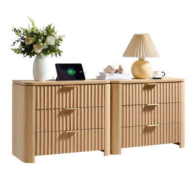 Aaryahi Fluted 3 Drawers Nightstand With Charging Station,Natural Oak （ Set Of 2 ）