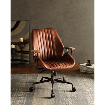 Innovation en matière de sièges de bureau en cuir - support ergonomique, siège réglable, structure en métal, chaise de style élégant de style professionnel, fonction pivotante et relevable, base, confortable